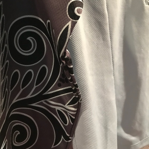 Sugoi Top - Picture 4 of 8